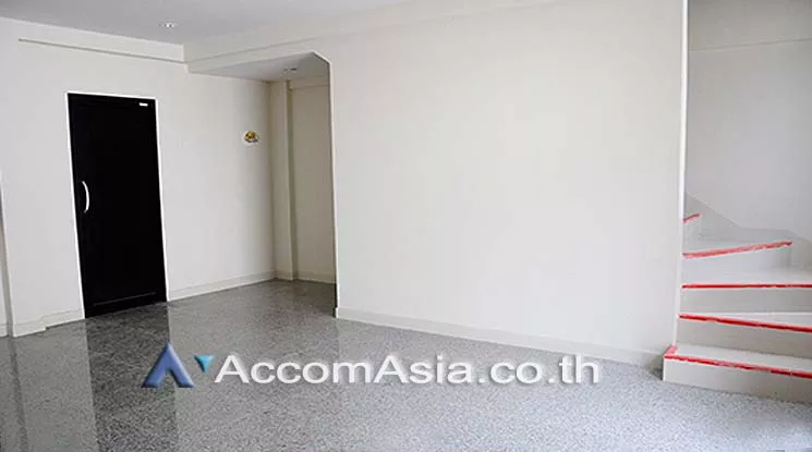 unit Office space For Rent in Sukhumvit, Bangkok  near BTS Udomsuk (AA15784)